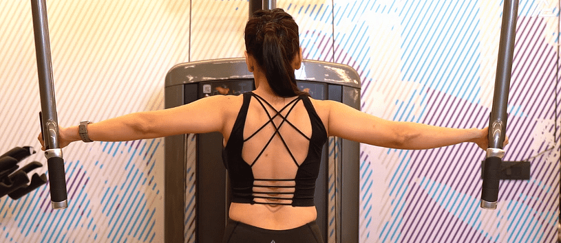 Machine Reverse Fly shoulder Workout